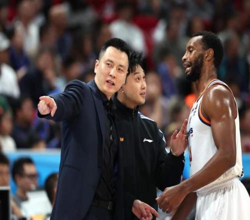 郑钦文连败,萨巴伦卡,攀登之路挑,博鱼体育官网,博鱼体育app,博鱼体育APP下载