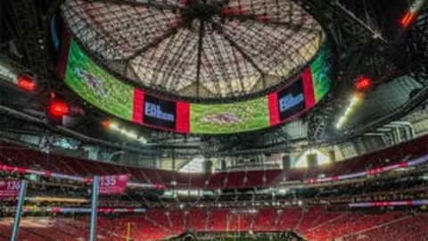 “潘论中超：王钰栋遇暴力侵犯，拜合拉木挥拳被红牌罚下”