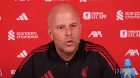 热刺前星、英超最佳右后卫&世界杯亚军奇姆邦达传奇之旅