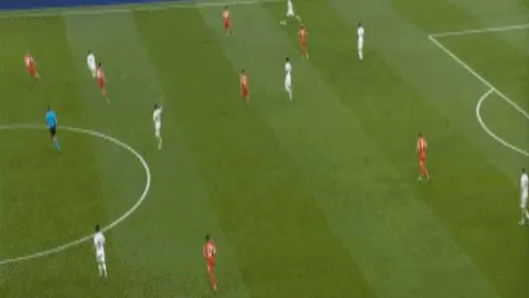 柏林联主帅鲍姆加特带队与拜仁交手，战绩仅持平局与败绩。